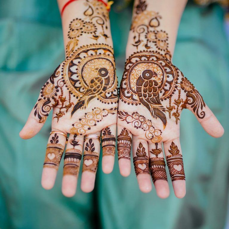 stylish front hand mehndi design