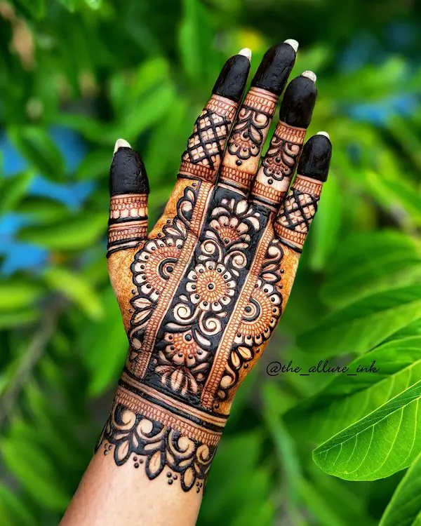 mehndi designs front hand simple photos