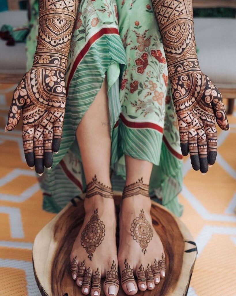 mehndi design bridal front hand