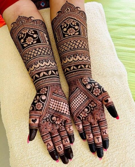 modern front hand mehndi design