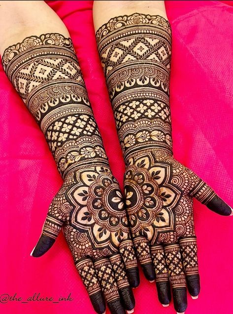 front hand stylish front hand simple mehndi design