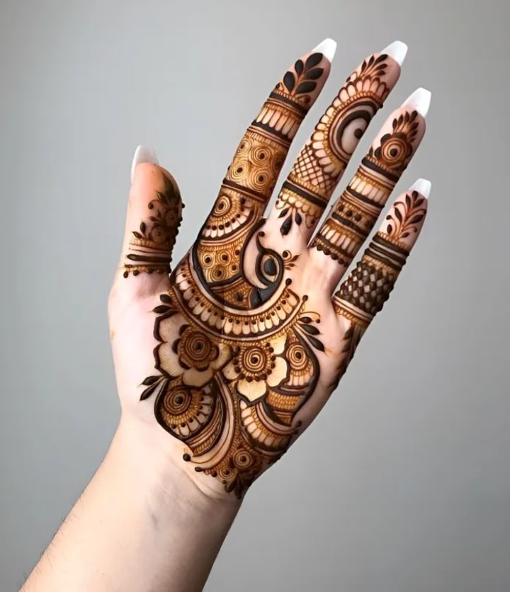 stylish mehndi design front hand