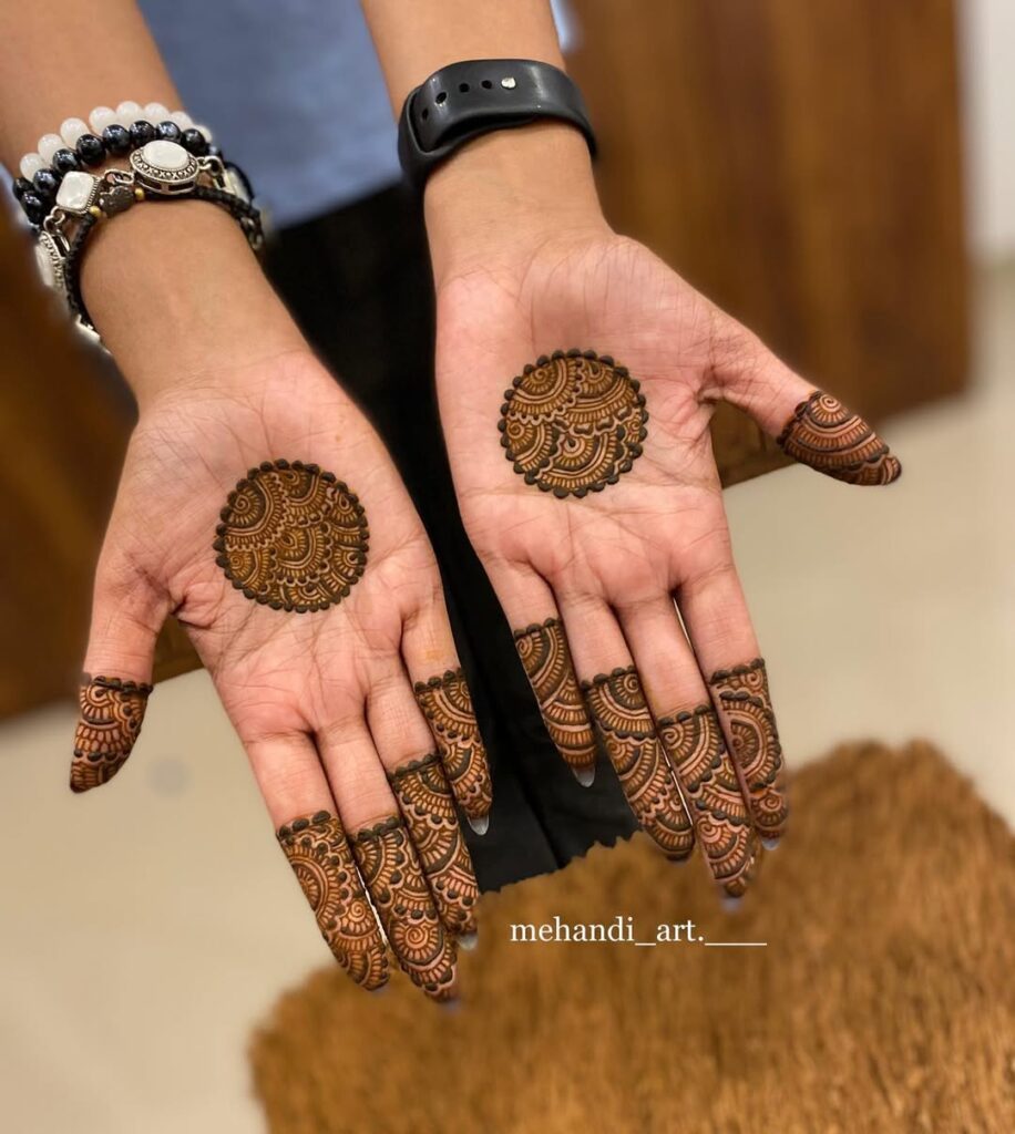 elegant stylish front hand mehndi design for girls