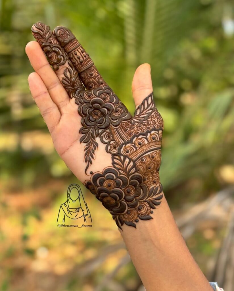 simple and beautiful mehndi design